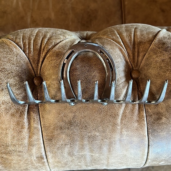 Horseshoe Jewelry Holder - Picture 2 of 3